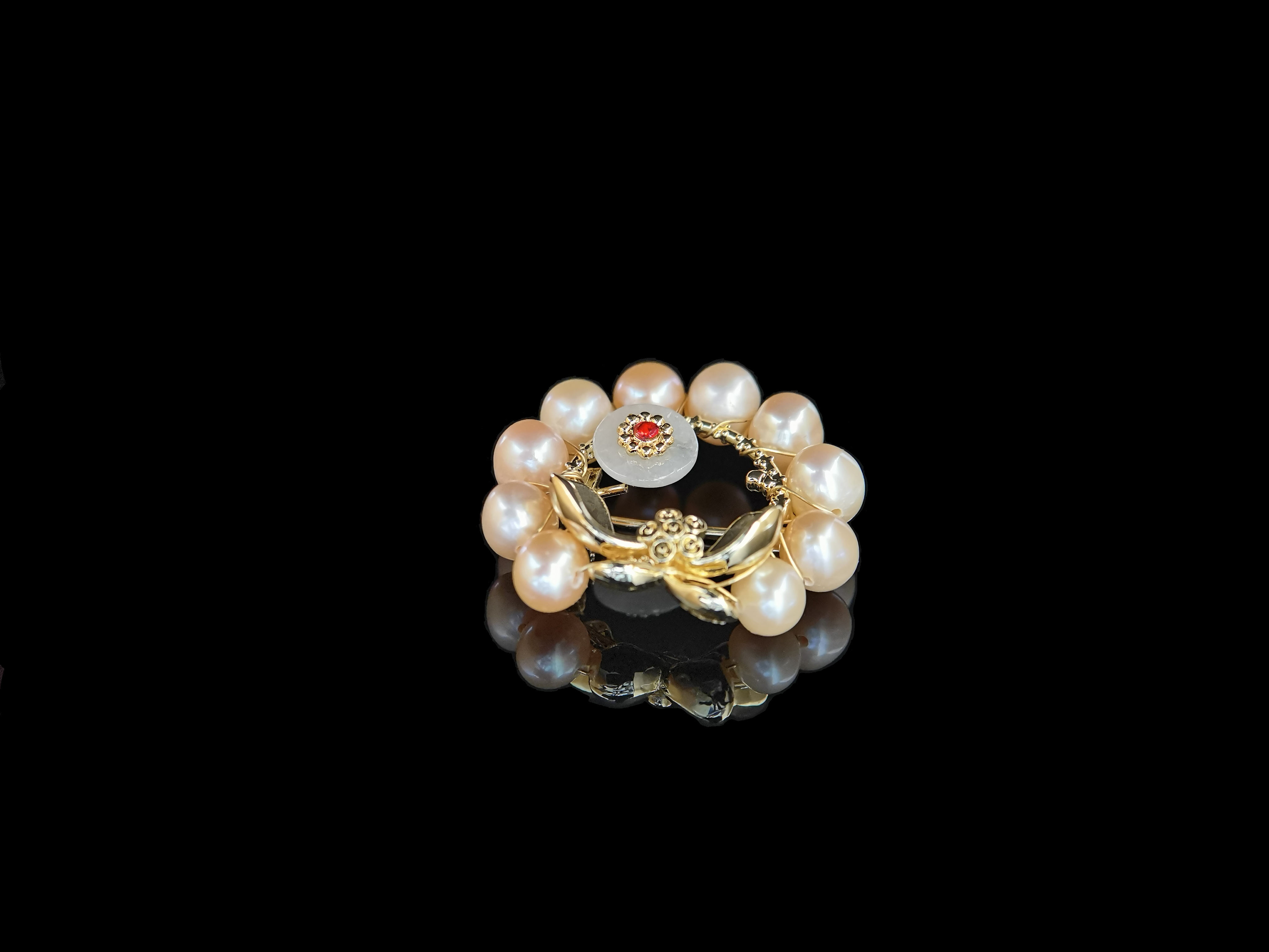 Round Brooch - extra photo 1